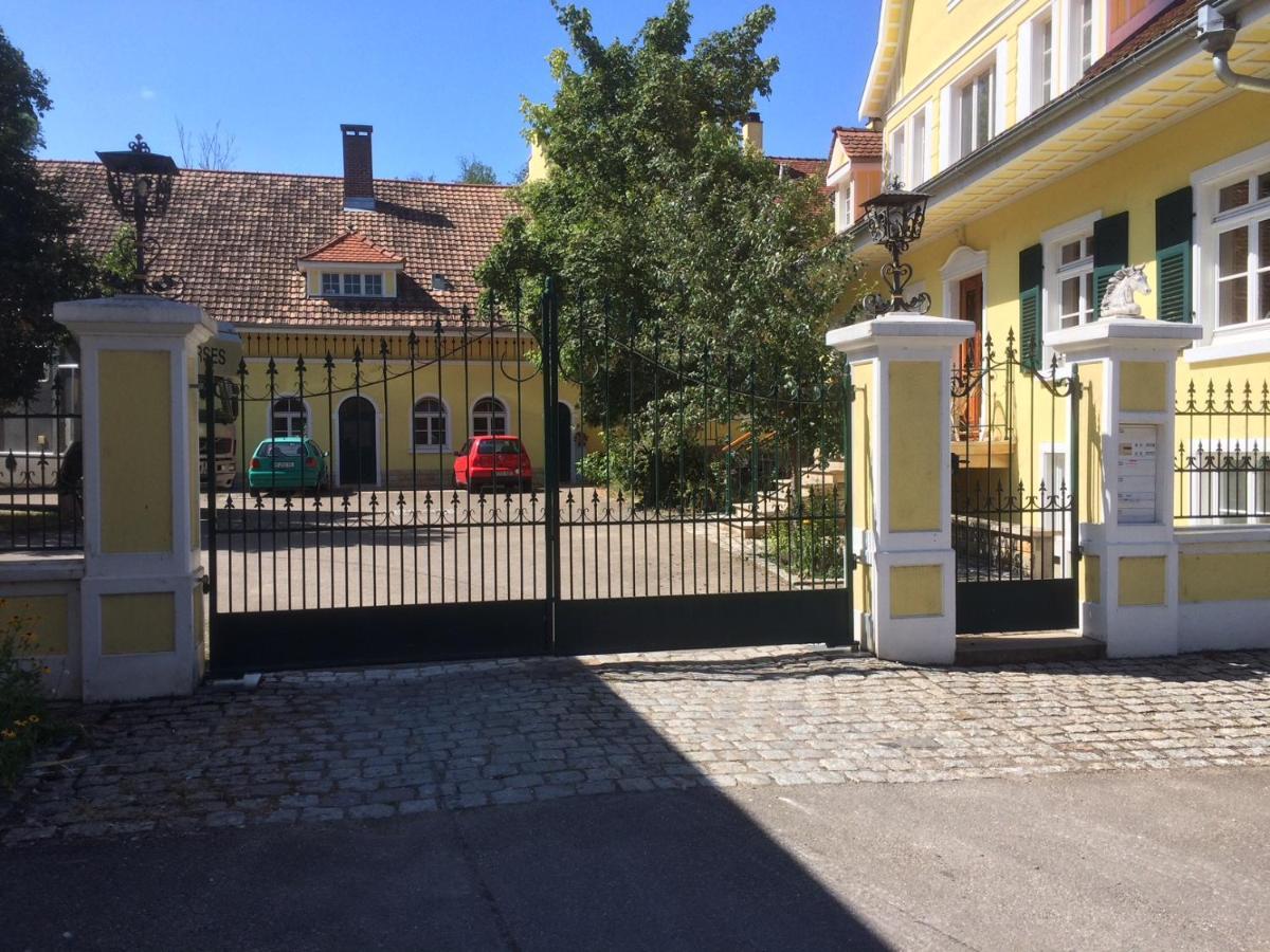 Ferienwohnung Im Gruenen Auf Idyllisch Gelegenen Gutshof Und Doch So Zentral Вальдсхут-Тинген Экстерьер фото